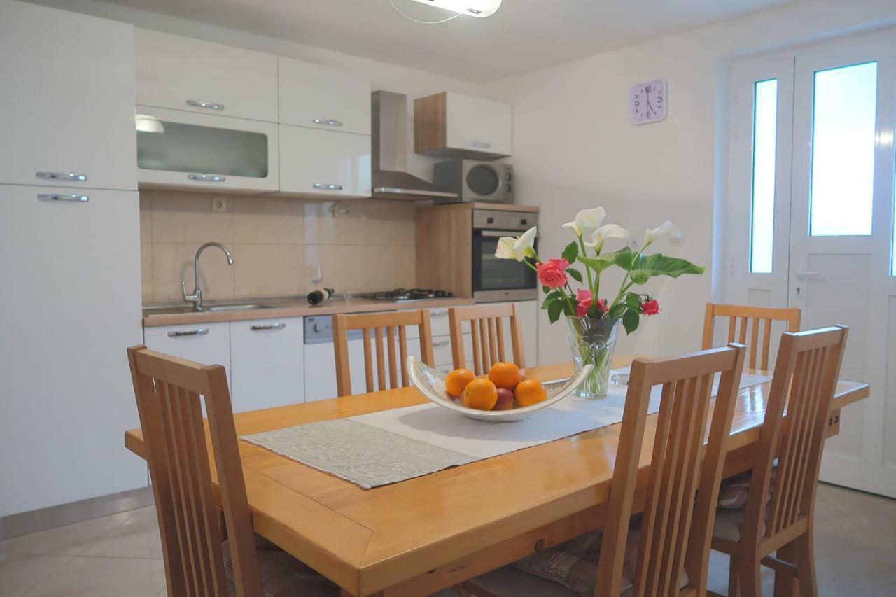Studio Apartman Mia Stobreč エクステリア 写真